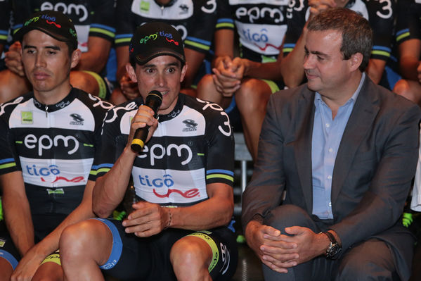 Presentación del Equipo de ciclismo EPM TigoUne 2016 
Presentación del Equipo de ciclismo EPM TigoUne 2016    
Fecha: Febrero 29 de 2016
Para descargar esta fotografía en alta resolución, haga clic sobre la imagen hasta que la misma se despliegue en la pantalla completa; luego dé clic derecho y elija la opción "guardar imagen como". 
En caso de publicación por cualquier medio, solicitamos acompañarla del crédito: "Foto EPM"
Palabras clave: Presentación Equipo ciclismo EPM TigoUne 2016