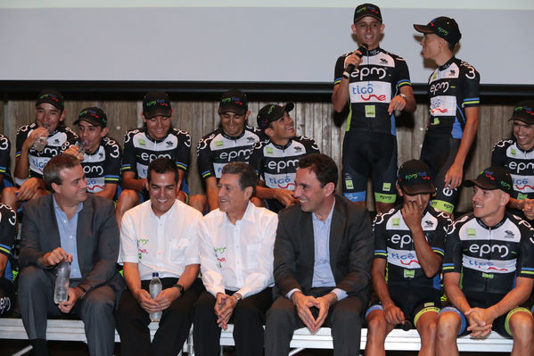 Presentación del Equipo de ciclismo EPM TigoUne 2016
Presentación del Equipo de ciclismo EPM TigoUne 2016    
Fecha: Febrero 29 de 2016
Para descargar esta fotografía en alta resolución, haga clic sobre la imagen hasta que la misma se despliegue en la pantalla completa; luego dé clic derecho y elija la opción "guardar imagen como". 
En caso de publicación por cualquier medio, solicitamos acompañarla del crédito: "Foto EPM"
Palabras clave: Presentación Equipo ciclismo EPM TigoUne 2016