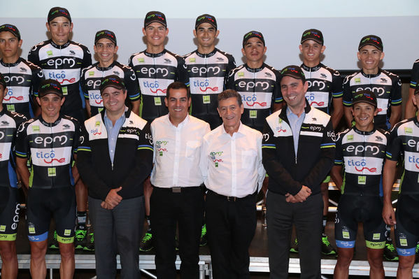 Presentación del Equipo de ciclismo EPM TigoUne 2016
Presentación del Equipo de ciclismo EPM TigoUne 2016    
Fecha: Febrero 29 de 2016
Para descargar esta fotografía en alta resolución, haga clic sobre la imagen hasta que la misma se despliegue en la pantalla completa; luego dé clic derecho y elija la opción "guardar imagen como". 
En caso de publicación por cualquier medio, solicitamos acompañarla del crédito: "Foto EPM"
Palabras clave: Presentación Equipo ciclismo EPM TigoUne 2016