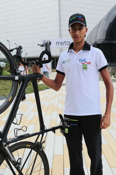 Presentación del Equipo de ciclismo EPM TigoUne 2016
Presentación del Equipo de ciclismo EPM TigoUne 2016    
Fecha: Febrero 29 de 2016
Para descargar esta fotografía en alta resolución, haga clic sobre la imagen hasta que la misma se despliegue en la pantalla completa; luego dé clic derecho y elija la opción "guardar imagen como". 
En caso de publicación por cualquier medio, solicitamos acompañarla del crédito: "Foto EPM"

Palabras clave: Presentación Equipo ciclismo EPM TigoUne 2016