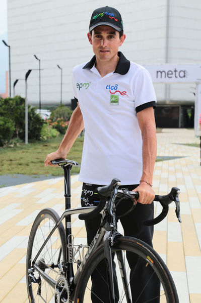 Presentación del Equipo de ciclismo EPM TigoUne 2016
Presentación del Equipo de ciclismo EPM TigoUne 2016    
Fecha: Febrero 29 de 2016
Para descargar esta fotografía en alta resolución, haga clic sobre la imagen hasta que la misma se despliegue en la pantalla completa; luego dé clic derecho y elija la opción "guardar imagen como". 
En caso de publicación por cualquier medio, solicitamos acompañarla del crédito: "Foto EPM"

Palabras clave: Presentación Equipo ciclismo EPM TigoUne 2016