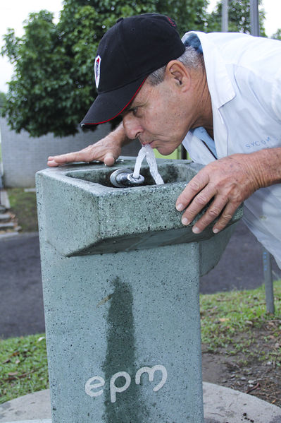 Fuentes de Vida
Fuentes de Vida
Fecha: Febrero 27 de 2014
Para descargar esta fotografía en alta resolución, haga clic sobre la imagen hasta que la misma se despliegue en la pantalla completa; luego dé clic derecho y elija la opción "guardar imagen como". 
En caso de publicación por cualquier medio, solicitamos acompañarla del crédito: "Foto EPM"

Palabras clave: Fuentes  Vida