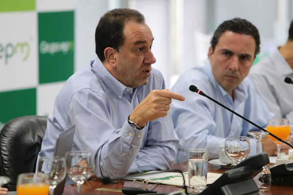 Venta de Acciones de EPM en Isagen
Venta de Acciones de EPM en Isagen
Fecha: Febrero 22 de 2016
Para descargar esta fotografía en alta resolución, haga clic sobre la imagen hasta que la misma se despliegue en la pantalla completa; luego dé clic derecho y elija la opción "guardar imagen como". 
En caso de publicación por cualquier medio, solicitamos acompañarla del crédito: "Foto EPM"
Palabras clave: Venta Acciones EPM Isagen
