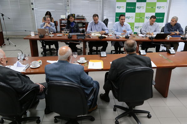 Venta de Acciones de EPM en Isagen
Venta de Acciones de EPM en Isagen
Fecha: Febrero 22 de 2016
Para descargar esta fotografía en alta resolución, haga clic sobre la imagen hasta que la misma se despliegue en la pantalla completa; luego dé clic derecho y elija la opción "guardar imagen como". 
En caso de publicación por cualquier medio, solicitamos acompañarla del crédito: "Foto EPM"
Palabras clave: Venta Acciones EPM Isagen