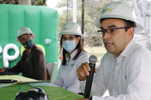 Sistema controlado conducción Energía 
Sistema controlado conducción Energía.
Fecha: Febrero 26 2021.
Para descargar esta fotografía en alta resolución, haga clic sobre la imagen hasta que la misma se despliegue en la pantalla completa; luego dé clic derecho y elija la opción "guardar imagen como". 
En caso de publicación por cualquier medio, solicitamos acompañarla del crédito: "Foto EPM"
Palabras clave: Sistema controlado conducción Energía
