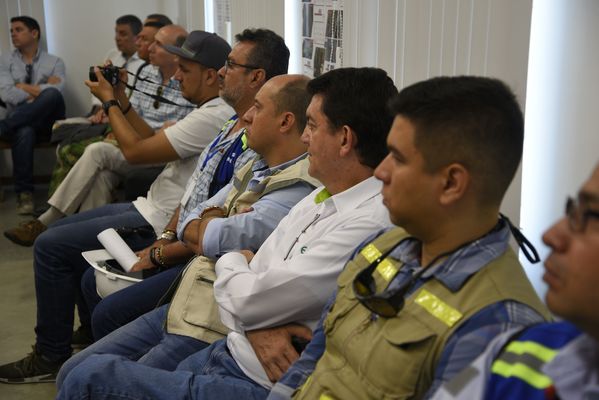 Visita Concejales de Medellin a Obra Hidroeléctrica Ituango
Visita Concejales de Medellin a Obra Hidroeléctrica Ituango
Fecha: Julio 10 2018.
Para descargar esta fotografía en alta resolución, haga clic sobre la imagen hasta que la misma se despliegue en la pantalla completa; luego dé clic derecho y elija la opción "guardar imagen como". 
En caso de publicación por cualquier medio, solicitamos acompañarla del crédito: "Foto EPM"
Palabras clave: Visita Concejales de Medellin a Obra Hidroeléctrica Ituango