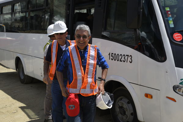 Visita Concejales de Medellin a Obra Hidroeléctrica Ituango
Visita Concejales de Medellin a Obra Hidroeléctrica Ituango
Fecha: Julio 10 2018.
Para descargar esta fotografía en alta resolución, haga clic sobre la imagen hasta que la misma se despliegue en la pantalla completa; luego dé clic derecho y elija la opción "guardar imagen como". 
En caso de publicación por cualquier medio, solicitamos acompañarla del crédito: "Foto EPM"
Palabras clave: Visita Concejales de Medellin a Obra Hidroeléctrica Ituango