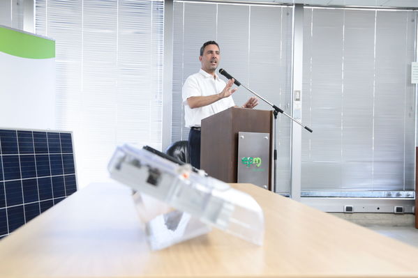 Rueda de prensa - Solución Integral Solar
Rueda de prensa - Solución Integral Solar
Fecha: Julio 10 de 2019. 
Para descargar esta fotografía en alta resolución, haga clic sobre la imagen hasta que la misma se despliegue en la pantalla completa; luego dé clic derecho y elija la opción "guardar imagen como". 
En caso de publicación por cualquier medio, solicitamos acompañarla del crédito: "Foto EPM"
Palabras clave: Rueda de prensa - Solución Integral Solar