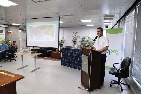 Rueda de prensa - Solución Integral Solar
Rueda de prensa - Solución Integral Solar
Fecha: Julio 10 de 2019. 
Para descargar esta fotografía en alta resolución, haga clic sobre la imagen hasta que la misma se despliegue en la pantalla completa; luego dé clic derecho y elija la opción "guardar imagen como". 
En caso de publicación por cualquier medio, solicitamos acompañarla del crédito: "Foto EPM"
Palabras clave: Rueda de prensa - Solución Integral Solar