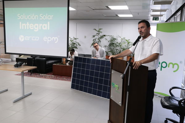 Rueda de prensa - Solución Integral Solar
Rueda de prensa - Solución Integral Solar
Fecha: Julio 10 de 2019. 
Para descargar esta fotografía en alta resolución, haga clic sobre la imagen hasta que la misma se despliegue en la pantalla completa; luego dé clic derecho y elija la opción "guardar imagen como". 
En caso de publicación por cualquier medio, solicitamos acompañarla del crédito: "Foto EPM"
Palabras clave: Rueda de prensa - Solución Integral Solar