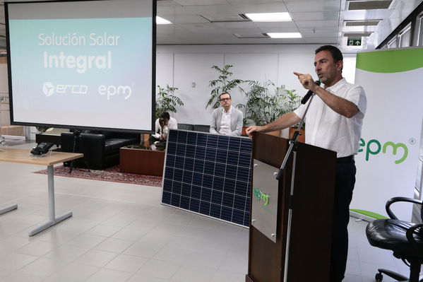 Rueda de prensa - Solución Integral Solar
Rueda de prensa - Solución Integral Solar
Fecha: Julio 10 de 2019. 
Para descargar esta fotografía en alta resolución, haga clic sobre la imagen hasta que la misma se despliegue en la pantalla completa; luego dé clic derecho y elija la opción "guardar imagen como". 
En caso de publicación por cualquier medio, solicitamos acompañarla del crédito: "Foto EPM"
Palabras clave: Rueda de prensa - Solución Integral Solar