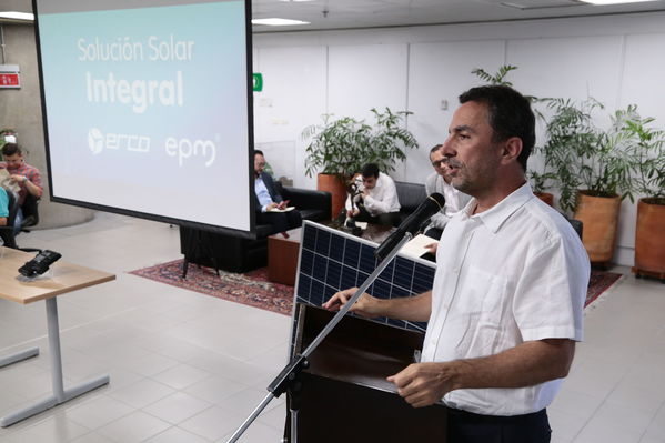 Rueda de prensa - Solución Integral Solar
Rueda de prensa - Solución Integral Solar
Fecha: Julio 10 de 2019. 
Para descargar esta fotografía en alta resolución, haga clic sobre la imagen hasta que la misma se despliegue en la pantalla completa; luego dé clic derecho y elija la opción "guardar imagen como". 
En caso de publicación por cualquier medio, solicitamos acompañarla del crédito: "Foto EPM"
Palabras clave: Rueda de prensa - Solución Integral Solar
