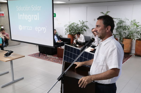 Rueda de prensa - Solución Integral Solar
Rueda de prensa - Solución Integral Solar
Fecha: Julio 10 de 2019. 
Para descargar esta fotografía en alta resolución, haga clic sobre la imagen hasta que la misma se despliegue en la pantalla completa; luego dé clic derecho y elija la opción "guardar imagen como". 
En caso de publicación por cualquier medio, solicitamos acompañarla del crédito: "Foto EPM"
Palabras clave: Rueda de prensa - Solución Integral Solar