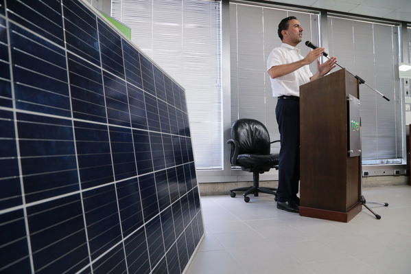 Rueda de prensa - Solución Integral Solar
Rueda de prensa - Solución Integral Solar
Fecha: Julio 10 de 2019. 
Para descargar esta fotografía en alta resolución, haga clic sobre la imagen hasta que la misma se despliegue en la pantalla completa; luego dé clic derecho y elija la opción "guardar imagen como". 
En caso de publicación por cualquier medio, solicitamos acompañarla del crédito: "Foto EPM"
Palabras clave: Rueda de prensa - Solución Integral Solar