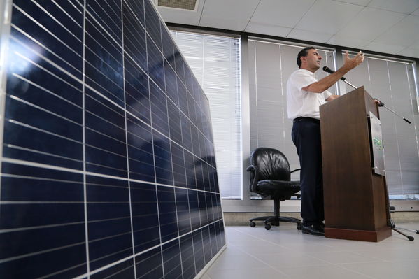 Rueda de prensa - Solución Integral Solar
Rueda de prensa - Solución Integral Solar
Fecha: Julio 10 de 2019. 
Para descargar esta fotografía en alta resolución, haga clic sobre la imagen hasta que la misma se despliegue en la pantalla completa; luego dé clic derecho y elija la opción "guardar imagen como". 
En caso de publicación por cualquier medio, solicitamos acompañarla del crédito: "Foto EPM"
Palabras clave: Rueda de prensa - Solución Integral Solar