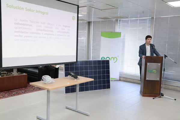 Rueda de prensa - Solución Integral Solar
Rueda de prensa - Solución Integral Solar
Fecha: Julio 10 de 2019. 
Para descargar esta fotografía en alta resolución, haga clic sobre la imagen hasta que la misma se despliegue en la pantalla completa; luego dé clic derecho y elija la opción "guardar imagen como". 
En caso de publicación por cualquier medio, solicitamos acompañarla del crédito: "Foto EPM"
Palabras clave: Rueda de prensa - Solución Integral Solar