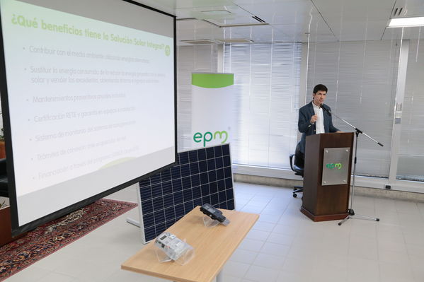 Rueda de prensa - Solución Integral Solar
Rueda de prensa - Solución Integral Solar
Fecha: Julio 10 de 2019. 
Para descargar esta fotografía en alta resolución, haga clic sobre la imagen hasta que la misma se despliegue en la pantalla completa; luego dé clic derecho y elija la opción "guardar imagen como". 
En caso de publicación por cualquier medio, solicitamos acompañarla del crédito: "Foto EPM"
Palabras clave: Rueda de prensa - Solución Integral Solar