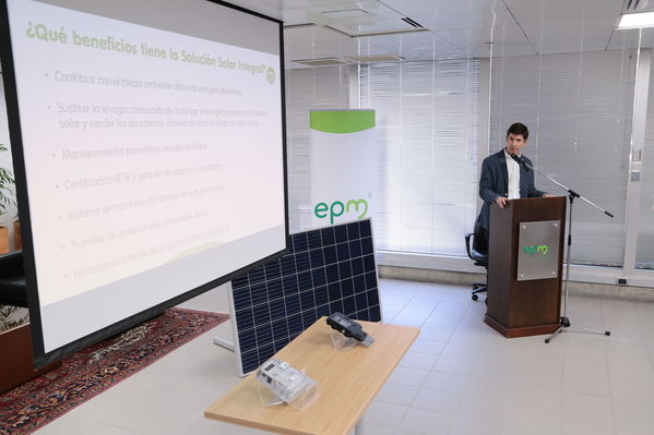 Rueda de prensa - Solución Integral Solar
Rueda de prensa - Solución Integral Solar
Fecha: Julio 10 de 2019. 
Para descargar esta fotografía en alta resolución, haga clic sobre la imagen hasta que la misma se despliegue en la pantalla completa; luego dé clic derecho y elija la opción "guardar imagen como". 
En caso de publicación por cualquier medio, solicitamos acompañarla del crédito: "Foto EPM"
Palabras clave: Rueda de prensa - Solución Integral Solar