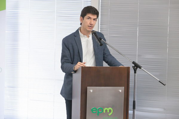 Rueda de prensa - Solución Integral Solar
Rueda de prensa - Solución Integral Solar
Fecha: Julio 10 de 2019. 
Para descargar esta fotografía en alta resolución, haga clic sobre la imagen hasta que la misma se despliegue en la pantalla completa; luego dé clic derecho y elija la opción "guardar imagen como". 
En caso de publicación por cualquier medio, solicitamos acompañarla del crédito: "Foto EPM"
Palabras clave: Rueda de prensa - Solución Integral Solar