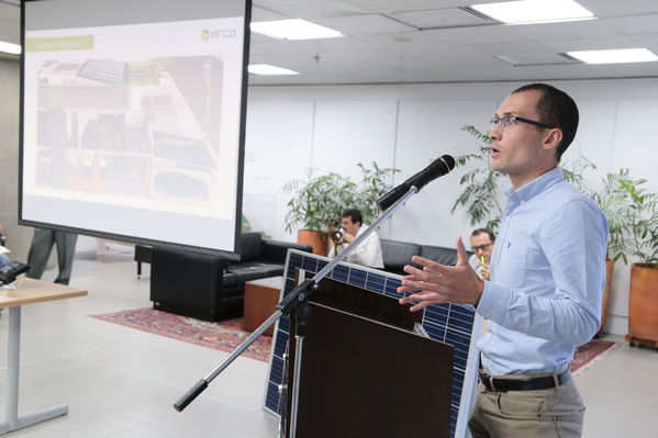 Rueda de prensa - Solución Integral Solar
Rueda de prensa - Solución Integral Solar
Fecha: Julio 10 de 2019. 
Para descargar esta fotografía en alta resolución, haga clic sobre la imagen hasta que la misma se despliegue en la pantalla completa; luego dé clic derecho y elija la opción "guardar imagen como". 
En caso de publicación por cualquier medio, solicitamos acompañarla del crédito: "Foto EPM"
Palabras clave: Rueda de prensa - Solución Integral Solar