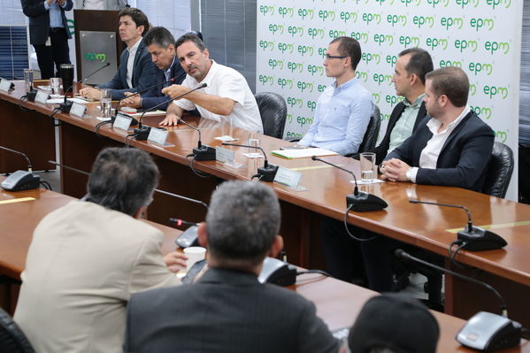 Rueda de prensa - Solución Integral Solar
Rueda de prensa - Solución Integral Solar
Fecha: Julio 10 de 2019. 
Para descargar esta fotografía en alta resolución, haga clic sobre la imagen hasta que la misma se despliegue en la pantalla completa; luego dé clic derecho y elija la opción "guardar imagen como". 
En caso de publicación por cualquier medio, solicitamos acompañarla del crédito: "Foto EPM"
Palabras clave: Rueda de prensa - Solución Integral Solar