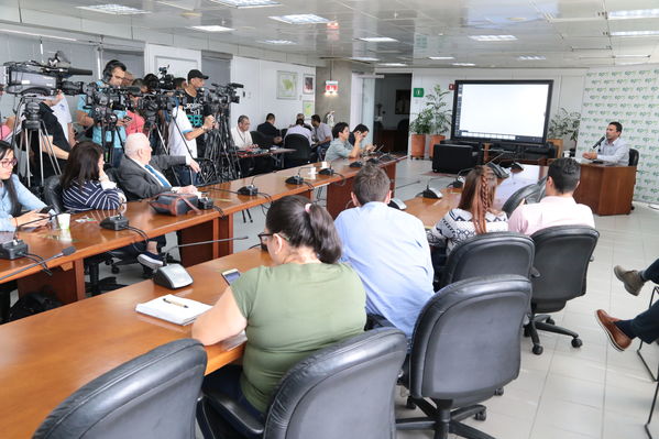 Situación actual proyecto Hidroeléctrico Ituango evolución contingencia
Situación actual proyecto Hidroeléctrico Ituango evolución contingencia
Fecha: Julio 11 2018.
Para descargar esta fotografía en alta resolución, haga clic sobre la imagen hasta que la misma se despliegue en la pantalla completa; luego dé clic derecho y elija la opción "guardar imagen como". 
En caso de publicación por cualquier medio, solicitamos acompañarla del crédito: "Foto EPM"
Palabras clave: Situación actual proyecto Hidroeléctrico Ituango evolución contingencia