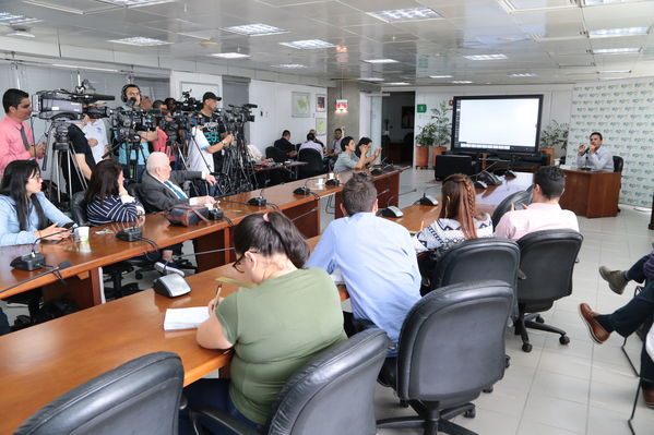 Situación actual proyecto Hidroeléctrico Ituango evolución contingencia
Situación actual proyecto Hidroeléctrico Ituango evolución contingencia
Fecha: Julio 11 2018.
Para descargar esta fotografía en alta resolución, haga clic sobre la imagen hasta que la misma se despliegue en la pantalla completa; luego dé clic derecho y elija la opción "guardar imagen como". 
En caso de publicación por cualquier medio, solicitamos acompañarla del crédito: "Foto EPM"
Palabras clave: Situación actual proyecto Hidroeléctrico Ituango evolución contingencia