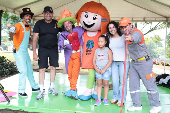 Día de la Familia EPM 2017
Día de la Familia EPM 2017
Fecha: Julio 15 de 2017
Para descargar esta fotografía en alta resolución, haga clic sobre la imagen hasta que la misma se despliegue en la pantalla completa; luego dé clic derecho y elija la opción "guardar imagen como". 
En caso de publicación por cualquier medio, solicitamos acompañarla del crédito: "Foto EPM"
Palabras clave: Día Familia EPM 2017