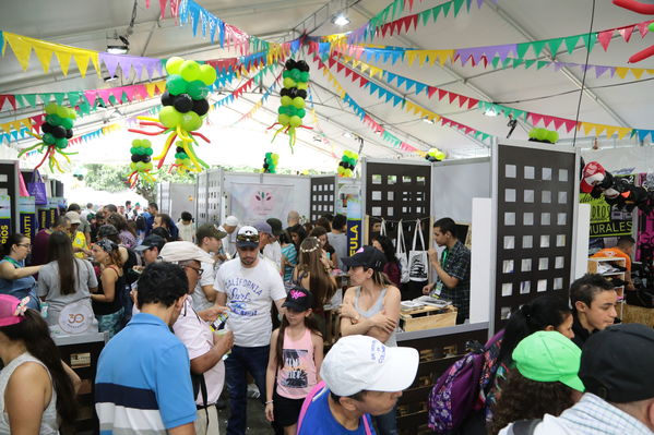 Día de la Familia EPM 2017
Día de la Familia EPM 2017
Fecha: Julio 15 de 2017
Para descargar esta fotografía en alta resolución, haga clic sobre la imagen hasta que la misma se despliegue en la pantalla completa; luego dé clic derecho y elija la opción "guardar imagen como". 
En caso de publicación por cualquier medio, solicitamos acompañarla del crédito: "Foto EPM"
Palabras clave: Día Familia EPM 2017