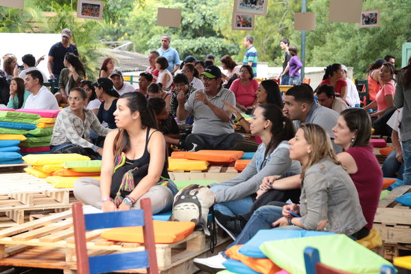 Día de la Familia EPM 2017
Día de la Familia EPM 2017
Fecha: Julio 15 de 2017
Para descargar esta fotografía en alta resolución, haga clic sobre la imagen hasta que la misma se despliegue en la pantalla completa; luego dé clic derecho y elija la opción "guardar imagen como". 
En caso de publicación por cualquier medio, solicitamos acompañarla del crédito: "Foto EPM"
Palabras clave: Día Familia EPM 2017