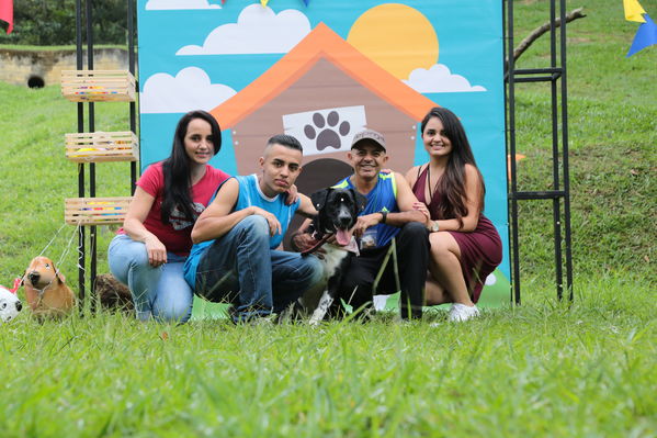 Día de la Familia EPM 2017
Día de la Familia EPM 2017
Fecha: Julio 15 de 2017
Para descargar esta fotografía en alta resolución, haga clic sobre la imagen hasta que la misma se despliegue en la pantalla completa; luego dé clic derecho y elija la opción "guardar imagen como". 
En caso de publicación por cualquier medio, solicitamos acompañarla del crédito: "Foto EPM"
Palabras clave: Día Familia EPM 2017