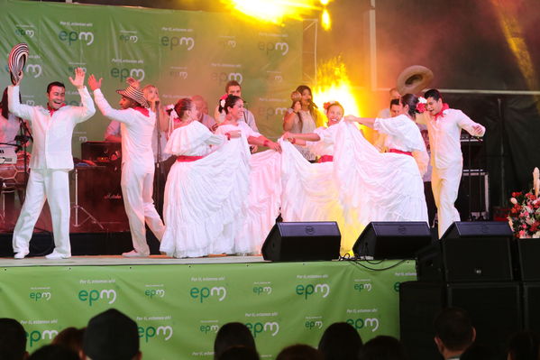 Día de la Familia EPM 2017
Día de la Familia EPM 2017
Fecha: Julio 15 de 2017
Para descargar esta fotografía en alta resolución, haga clic sobre la imagen hasta que la misma se despliegue en la pantalla completa; luego dé clic derecho y elija la opción "guardar imagen como". 
En caso de publicación por cualquier medio, solicitamos acompañarla del crédito: "Foto EPM"
Palabras clave: Día Familia EPM 2017