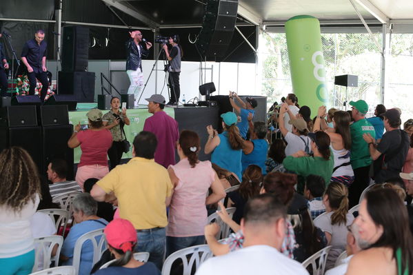 Día de la Familia EPM 2017
Día de la Familia EPM 2017
Fecha: Julio 15 de 2017
Para descargar esta fotografía en alta resolución, haga clic sobre la imagen hasta que la misma se despliegue en la pantalla completa; luego dé clic derecho y elija la opción "guardar imagen como". 
En caso de publicación por cualquier medio, solicitamos acompañarla del crédito: "Foto EPM"
Palabras clave: Día Familia EPM 2017