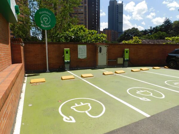 Ecoestacion Sao Paulo
Ecoestacion Sao Paulo.
Fecha: 21 Julio 2020.
Para descargar esta fotografía en alta resolución, haga clic sobre la imagen hasta que la misma se despliegue en la pantalla completa; luego dé clic derecho y elija la opción "guardar imagen como". 
En caso de publicación por cualquier medio, solicitamos acompañarla del crédito: "Foto EPM"
Palabras clave: Ecoestacion Sao Paulo