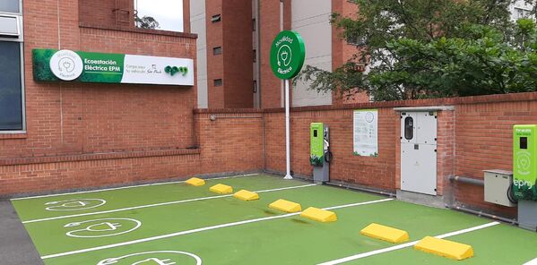 Ecoestacion Sao Paulo
Ecoestacion Sao Paulo.
Fecha: 21 Julio 2020.
Para descargar esta fotografía en alta resolución, haga clic sobre la imagen hasta que la misma se despliegue en la pantalla completa; luego dé clic derecho y elija la opción "guardar imagen como". 
En caso de publicación por cualquier medio, solicitamos acompañarla del crédito: "Foto EPM"
Palabras clave: Ecoestacion Sao Paulo