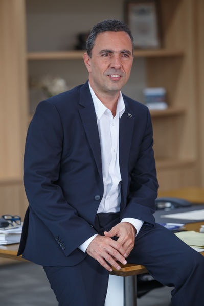 Gerente general  EPM Jorge Londoño
Gerente general de EPM Jorge Londoño de la Cuesta.
Fecha: Julio 26 de 2017.
Para descargar esta fotografía en alta resolución, haga clic sobre la imagen hasta que la misma se despliegue en la pantalla completa; luego dé clic derecho y elija la opción "guardar imagen como". 
En caso de publicación por cualquier medio, solicitamos acompañarla del crédito: "Foto EPM"
Palabras clave: Gerente general  EPM Jorge Londoño