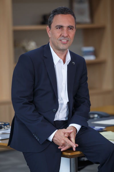 Gerente general  EPM Jorge Londoño
Gerente general de EPM Jorge Londoño de la Cuesta.
Fecha: Julio 26 de 2017.
Para descargar esta fotografía en alta resolución, haga clic sobre la imagen hasta que la misma se despliegue en la pantalla completa; luego dé clic derecho y elija la opción "guardar imagen como". 
En caso de publicación por cualquier medio, solicitamos acompañarla del crédito: "Foto EPM"
Palabras clave: Gerente general  EPM Jorge Londoño