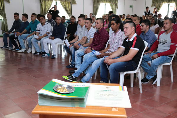 Escuela Formación de Linieros
Escuela Formación de Linieros
Fecha: Julio 29 de 2016
Para descargar esta fotografía en alta resolución, haga clic sobre la imagen hasta que la misma se despliegue en la pantalla completa; luego dé clic derecho y elija la opción "guardar imagen como". 
En caso de publicación por cualquier medio, solicitamos acompañarla del crédito: "Foto EPM"
Palabras clave: Escuela Formación Linieros