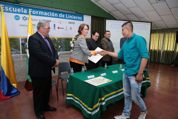 Escuela Formación de Linieros
Escuela Formación de Linieros
Fecha: Julio 29 de 2016
Para descargar esta fotografía en alta resolución, haga clic sobre la imagen hasta que la misma se despliegue en la pantalla completa; luego dé clic derecho y elija la opción "guardar imagen como". 
En caso de publicación por cualquier medio, solicitamos acompañarla del crédito: "Foto EPM"
Palabras clave: Escuela Formación Linieros