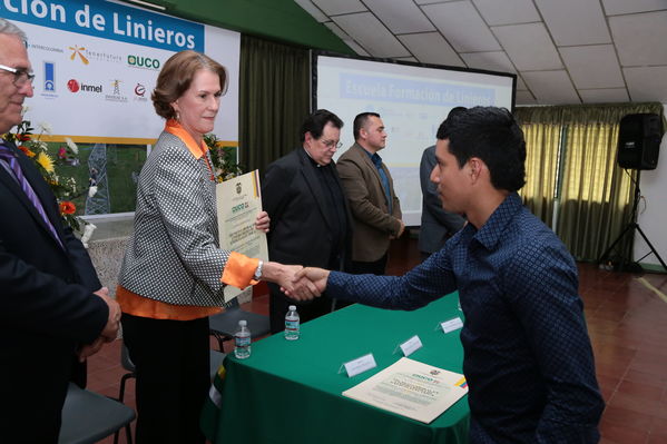 Escuela Formación de Linieros
Escuela Formación de Linieros
Fecha: Julio 29 de 2016
Para descargar esta fotografía en alta resolución, haga clic sobre la imagen hasta que la misma se despliegue en la pantalla completa; luego dé clic derecho y elija la opción "guardar imagen como". 
En caso de publicación por cualquier medio, solicitamos acompañarla del crédito: "Foto EPM"
Palabras clave: Escuela Formación Linieros