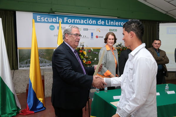 Escuela Formación de Linieros
Escuela Formación de Linieros
Fecha: Julio 29 de 2016
Para descargar esta fotografía en alta resolución, haga clic sobre la imagen hasta que la misma se despliegue en la pantalla completa; luego dé clic derecho y elija la opción "guardar imagen como". 
En caso de publicación por cualquier medio, solicitamos acompañarla del crédito: "Foto EPM"
Palabras clave: Escuela Formación Linieros