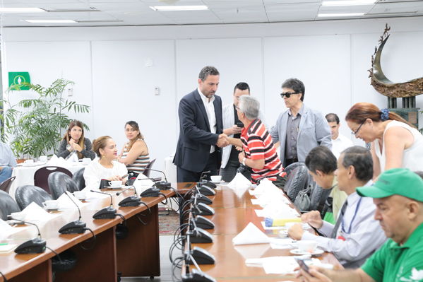 Conversatorio acuerdos comunidad Nutabe
Conversatorio acuerdos comunidad Nutabe.
Fecha: 4 Julio 2019
Para descargar esta fotografía en alta resolución, haga clic sobre la imagen hasta que la misma se despliegue en la pantalla completa; luego dé clic derecho y elija la opción "guardar imagen como". 
En caso de publicación por cualquier medio, solicitamos acompañarla del crédito: "Foto EPM"
Palabras clave: Conversatorio acuerdos comunidad Nutabe