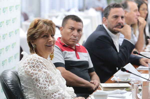 Conversatorio acuerdos comunidad Nutabe
Conversatorio acuerdos comunidad Nutabe.
Fecha: 4 Julio 2019
Para descargar esta fotografía en alta resolución, haga clic sobre la imagen hasta que la misma se despliegue en la pantalla completa; luego dé clic derecho y elija la opción "guardar imagen como". 
En caso de publicación por cualquier medio, solicitamos acompañarla del crédito: "Foto EPM"
Palabras clave: Conversatorio acuerdos comunidad Nutabe