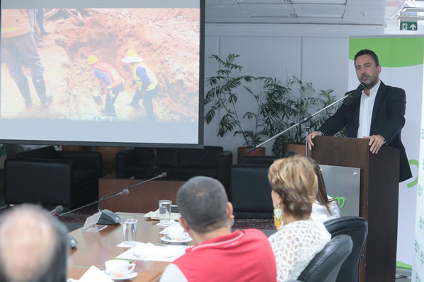 Conversatorio acuerdos comunidad Nutabe
Conversatorio acuerdos comunidad Nutabe.
Fecha: 4 Julio 2019
Para descargar esta fotografía en alta resolución, haga clic sobre la imagen hasta que la misma se despliegue en la pantalla completa; luego dé clic derecho y elija la opción "guardar imagen como". 
En caso de publicación por cualquier medio, solicitamos acompañarla del crédito: "Foto EPM"
Palabras clave: Conversatorio acuerdos comunidad Nutabe