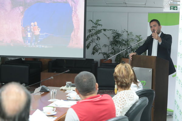 Conversatorio acuerdos comunidad Nutabe
Conversatorio acuerdos comunidad Nutabe.
Fecha: 4 Julio 2019
Para descargar esta fotografía en alta resolución, haga clic sobre la imagen hasta que la misma se despliegue en la pantalla completa; luego dé clic derecho y elija la opción "guardar imagen como". 
En caso de publicación por cualquier medio, solicitamos acompañarla del crédito: "Foto EPM"
Palabras clave: Conversatorio acuerdos comunidad Nutabe