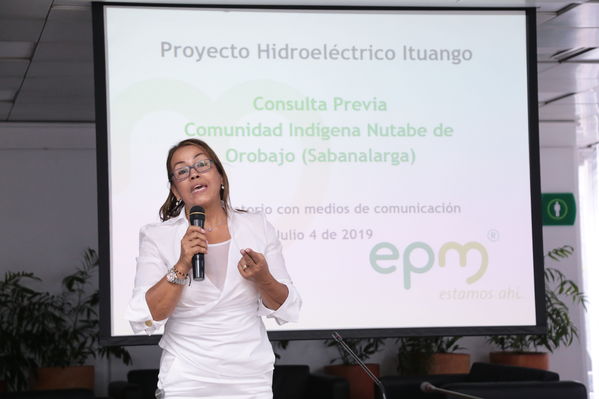 Conversatorio acuerdos comunidad Nutabe
Conversatorio acuerdos comunidad Nutabe.
Fecha: 4 Julio 2019
Para descargar esta fotografía en alta resolución, haga clic sobre la imagen hasta que la misma se despliegue en la pantalla completa; luego dé clic derecho y elija la opción "guardar imagen como". 
En caso de publicación por cualquier medio, solicitamos acompañarla del crédito: "Foto EPM"
Palabras clave: Conversatorio acuerdos comunidad Nutabe