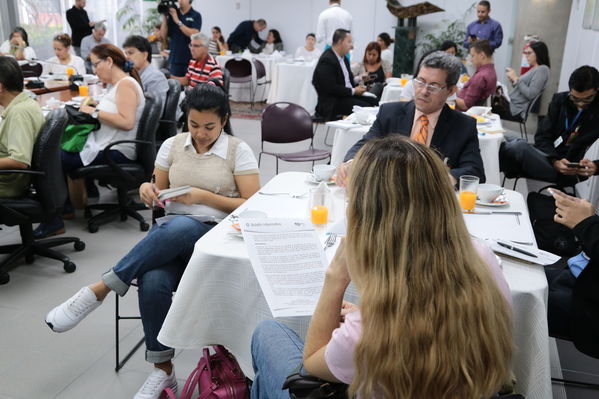 Conversatorio acuerdos comunidad Nutabe
Conversatorio acuerdos comunidad Nutabe.
Fecha: 4 Julio 2019
Para descargar esta fotografía en alta resolución, haga clic sobre la imagen hasta que la misma se despliegue en la pantalla completa; luego dé clic derecho y elija la opción "guardar imagen como". 
En caso de publicación por cualquier medio, solicitamos acompañarla del crédito: "Foto EPM"
Palabras clave: Conversatorio acuerdos comunidad Nutabe