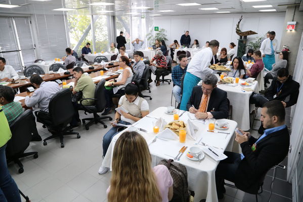 Conversatorio acuerdos comunidad Nutabe
Conversatorio acuerdos comunidad Nutabe.
Fecha: 4 Julio 2019
Para descargar esta fotografía en alta resolución, haga clic sobre la imagen hasta que la misma se despliegue en la pantalla completa; luego dé clic derecho y elija la opción "guardar imagen como". 
En caso de publicación por cualquier medio, solicitamos acompañarla del crédito: "Foto EPM"
Palabras clave: Conversatorio acuerdos comunidad Nutabe