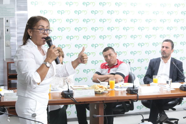 Conversatorio acuerdos comunidad Nutabe
Conversatorio acuerdos comunidad Nutabe.
Fecha: 4 Julio 2019
Para descargar esta fotografía en alta resolución, haga clic sobre la imagen hasta que la misma se despliegue en la pantalla completa; luego dé clic derecho y elija la opción "guardar imagen como". 
En caso de publicación por cualquier medio, solicitamos acompañarla del crédito: "Foto EPM"
Palabras clave: Conversatorio acuerdos comunidad Nutabe