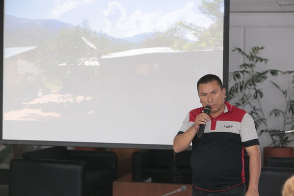 Conversatorio acuerdos comunidad Nutabe
Conversatorio acuerdos comunidad Nutabe.
Fecha: 4 Julio 2019
Para descargar esta fotografía en alta resolución, haga clic sobre la imagen hasta que la misma se despliegue en la pantalla completa; luego dé clic derecho y elija la opción "guardar imagen como". 
En caso de publicación por cualquier medio, solicitamos acompañarla del crédito: "Foto EPM"
Palabras clave: Conversatorio acuerdos comunidad Nutabe